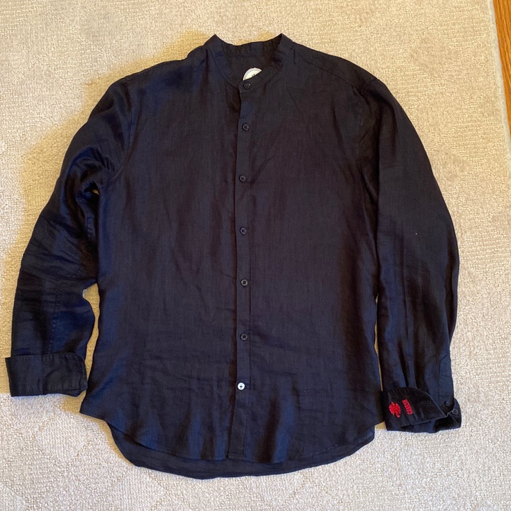 Ganesh Men’s black linen long sleeve button down. Size L.